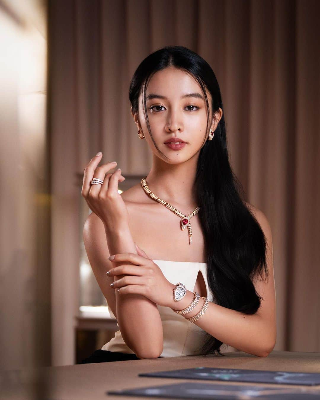 kokiさんのインスタグラム写真 - (kokiInstagram)「75th anniversary of the iconic serpenti @bulgari   ブルガリ セルペンティ 75周年 時を超えて紡がれる無限のストーリー展✨✨✨ 開催は11月9日（木）から26日（日）までです！ぜひご来場ください☺️  Thank you to the team 🥰❤️ Makeup and hair @rieshiraishi1220  Styling @nagasawamika  Nails @kiho   @bulgari #Bulgari #BulgariJewelry #Serpenti #Serpenti75 #PR」11月17日 20時11分 - koki