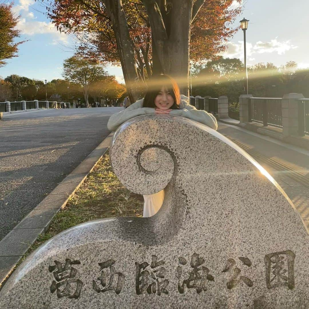 葉山さらさんのインスタグラム写真 - (葉山さらInstagram)「葛西臨海公園🌳  #光線すごい #葉が色づいてきた #秋の陽気 #夕方の風景 #葛西臨海公園 #いつかのさら #葉山さら」11月17日 20時15分 - sara_hayama.official