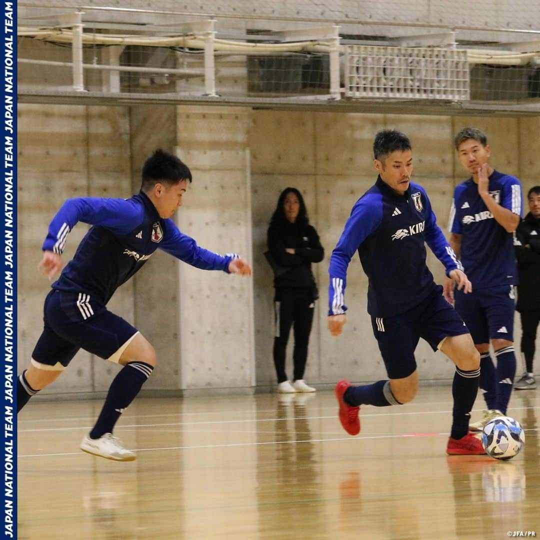 日本サッカー協会さんのインスタグラム写真 - (日本サッカー協会Instagram)「. 🔹#フットサル日本代表🔹 【Training Report✍️】  2024年に開催されるFIFAフットサル #ワールドカップ の開催地であるウズベキスタンでの遠征に臨むフットサル日本代表⚽️  16日(木)に高円宮記念JFA夢フィールドで直前合宿を開始しました。  詳しいレポートはプロフィールのJFA公式サイト『JFA.jp』から✍  #夢への勇気を #jfa #daihyo #フットサル #futsal #⚽️」11月17日 20時27分 - japanfootballassociation