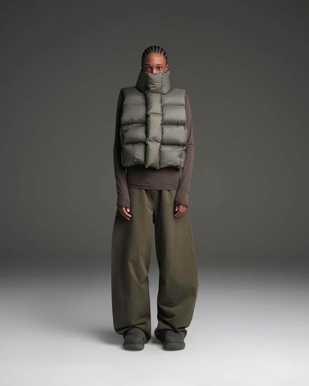 NUBIANさんのインスタグラム写真 - (NUBIANInstagram)「【entire studios】 @entire_studios  “DROP5 / UNIFORM” COLLECTION”  11/18 (Sat) 11:00 JST in-store release.  11/18 (Sat) 20:00 JST online store release.  #entirestudios #nubiantokyo」11月17日 20時30分 - nubian_tokyo