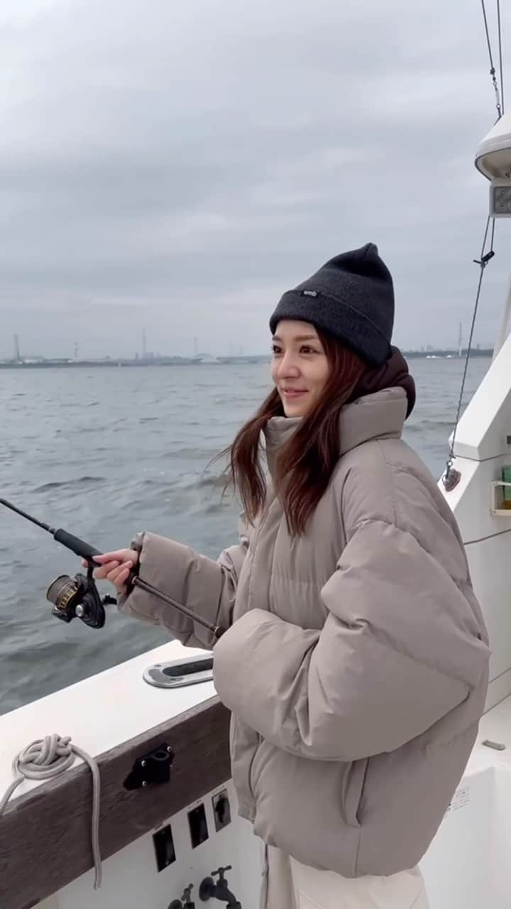 高嶋菜七のインスタグラム：「海釣りしてきたよーー！🎣 　　 釣り楽しいね！！！ 魚ちょっとぐろく見えるけど笑  #魚釣り」