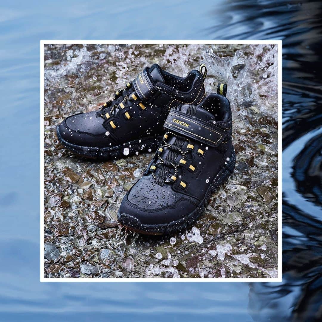 ジェオックスさんのインスタグラム写真 - (ジェオックスInstagram)「Splash, jump, and dance in puddles with our Amphibiox™ shoes for little explorers! Discover them all online and in stores.   #geox #geoxkids #amphibiox #WellbeingToEnjoy」11月17日 20時50分 - geox