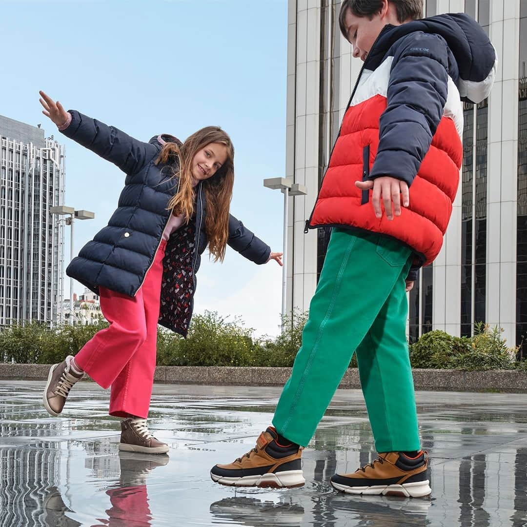 ジェオックスさんのインスタグラム写真 - (ジェオックスInstagram)「Splash, jump, and dance in puddles with our Amphibiox™ shoes for little explorers! Discover them all online and in stores.   #geox #geoxkids #amphibiox #WellbeingToEnjoy」11月17日 20時50分 - geox