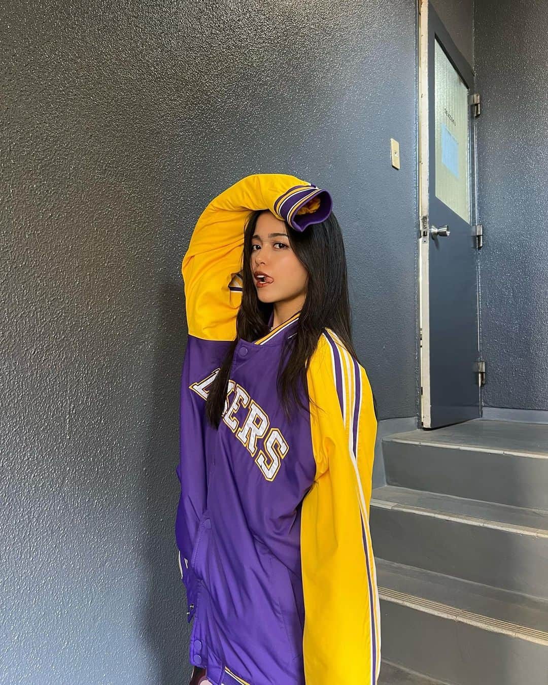 サラ・コールディさんのインスタグラム写真 - (サラ・コールディInstagram)「LAKERSヲンナ💛💜 #Lakers」11月17日 20時52分 - imsarakrd