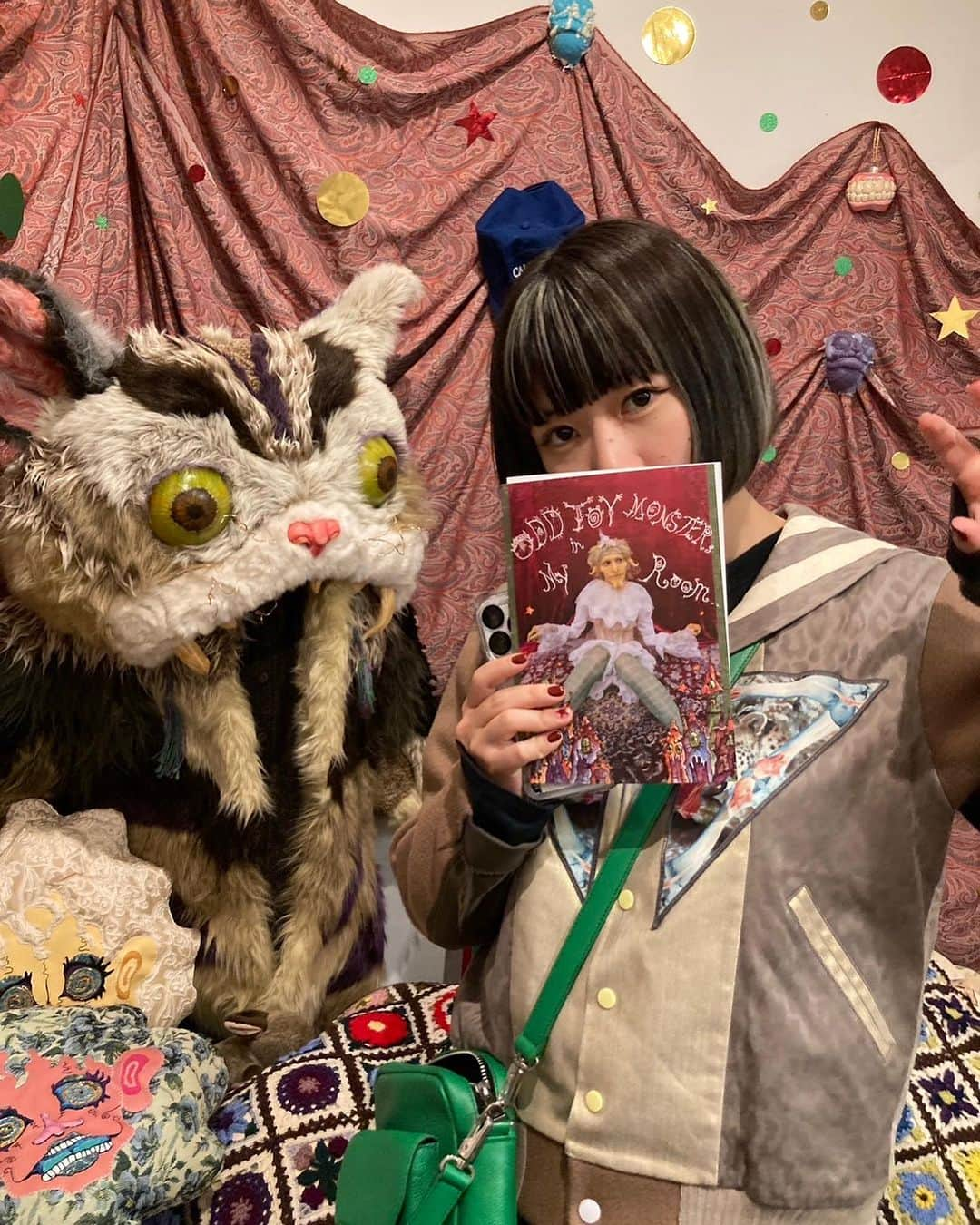 KARIN さんのインスタグラム写真 - (KARIN Instagram)「KAIHOさんの個展 『ODD TOY MONSTERs in My Room..』 にお邪魔してきました🎄❤️  クリスマスモンスターのNoelにも会えて年々なくなっていってたクリスマスに近づくにつれ出てくるわくわくな気持ちを取り戻しました 今年のクリスマスが楽しみになったよ🎁なにしようかな…💭」11月17日 20時54分 - karin.tempurakidz