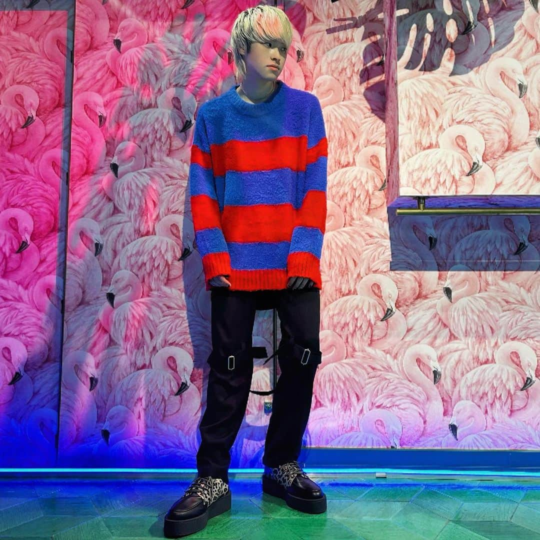 ミルクボーイさんのインスタグラム写真 - (ミルクボーイInstagram)「MILKBOY 2023 WINTER COLLECTION  BORDER SWEATER ¥27,500-.  起毛がかった柔らかな素材を使用した、ボーダーセーターが入荷しました❤️‍🔥 ブランドらしいパンクテイストなカラーリングを含む3色展開。ルーズなシルエットも特徴です💫  #milkboy」11月17日 21時06分 - milkboyharajuku