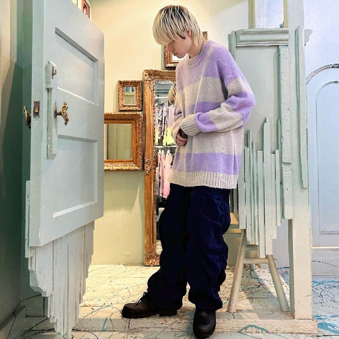 ミルクボーイさんのインスタグラム写真 - (ミルクボーイInstagram)「MILKBOY 2023 WINTER COLLECTION  BORDER SWEATER ¥27,500-.  起毛がかった柔らかな素材を使用した、ボーダーセーターが入荷しました❤️‍🔥 ブランドらしいパンクテイストなカラーリングを含む3色展開。ルーズなシルエットも特徴です💫  #milkboy」11月17日 21時06分 - milkboyharajuku