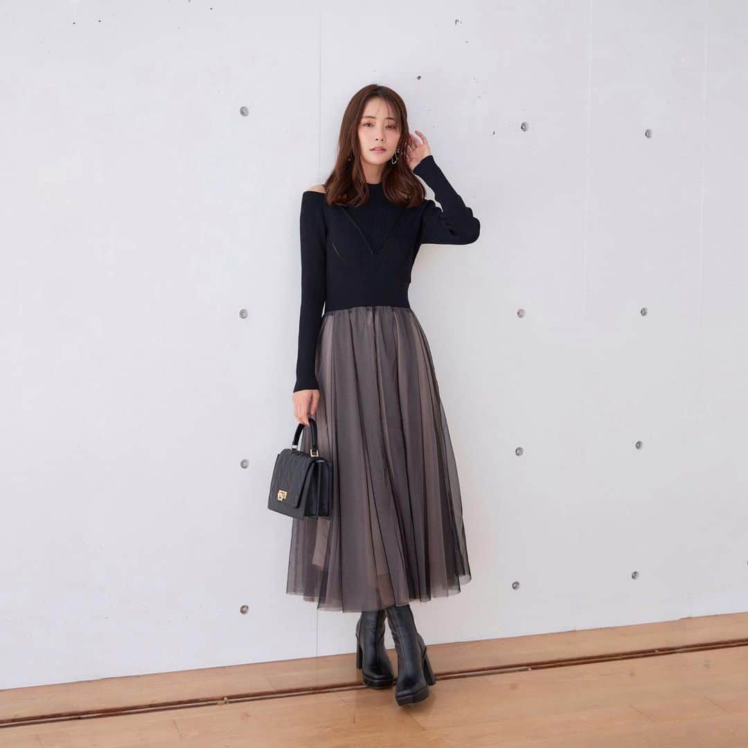 MERCURYDUOさんのインスタグラム写真 - (MERCURYDUOInstagram)「《 NEWARRIVAL 》 5日間限定ランチャン祭り開催中 ⁡ ／ 　人気No.1！ 　チュールドッキングの華やかワンピース ＼　 ︎ ⁡ #泉里香 さん着用 #チュールドッキング2wayニットワンピース color:ivory/charcoalgray/black size:S/M ⁡ ⁡ ⁡ ⁡ アイテム詳細は投稿の商品タグ、 または @mercuryduo_comの トップURLからCHECK！ ⁡ ⁡ ⁡ ※人気アイテムは数に限りがありますのでお早めに ⁡ ⁡ ＿＿＿＿＿＿＿＿＿＿＿＿＿＿ ㅤ ⁡ 人気スタッフのコーディネートはこちら ▶︎ @mercuryduo_styling  ⁡ #MERCURYDUO #マーキュリーデュオ #公式通販runwaychannel ⁡ ＿＿＿＿＿＿＿＿＿＿＿＿＿＿ ㅤ #ワンピースコーデ#ワンピ#冬服コーデ#冬コーデ #olコーデ#ワンピコーデ#チュールワンピース  #チュール#きれいめコーデ#デートコーデ#トレンド #大人カジュアル#大人フェミニンコーデ#大人可愛い」11月17日 21時03分 - mercuryduo_com