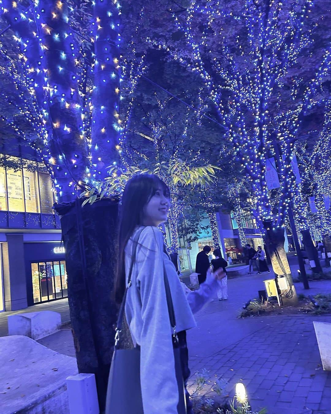 村上和叶さんのインスタグラム写真 - (村上和叶Instagram)「今年初イルミネーション✨ きらきら〜 だいすき！たくさん行くぞ(  ｰ̀֊ｰ́ )   #イルミネーション  #emoda」11月17日 21時09分 - murakami_wakana