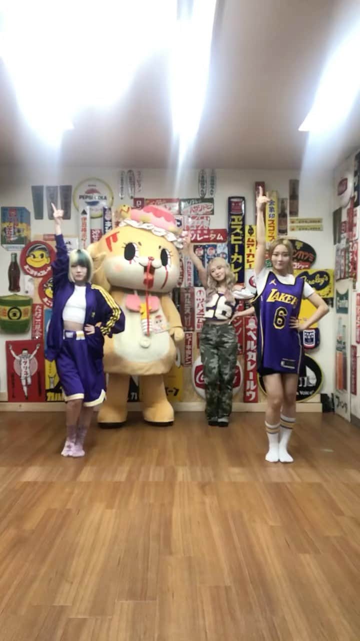 ちぃたん☆のインスタグラム：「@chego_4 Chegoちゃんとゾンビダンスを踊ってみましたっ☆ちぃたん☆ですっ☆#funny #cute #dance#ダンス#dancevideo」