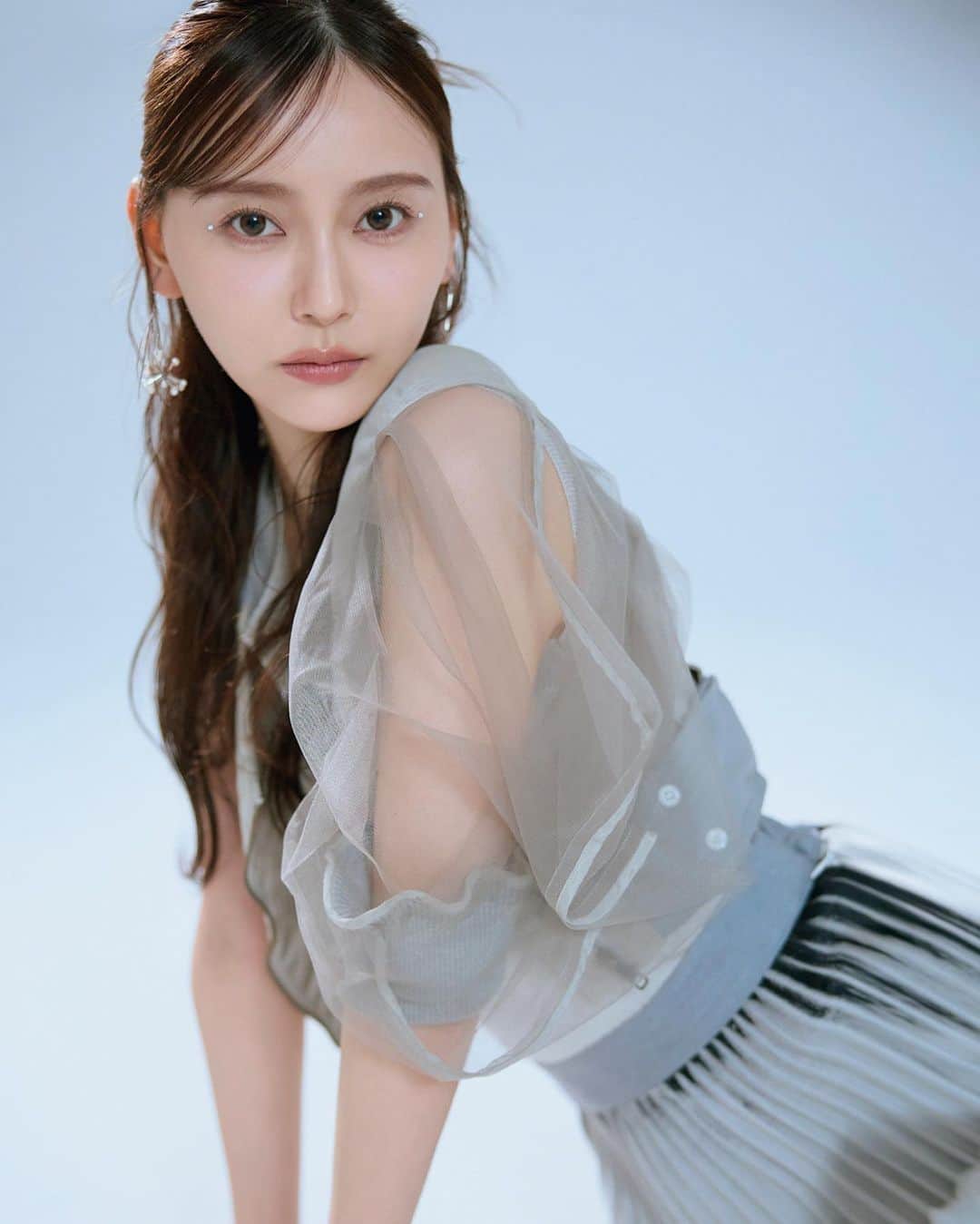 B.L.T.のインスタグラム：「༶༶༶༶༶༶༶༶༶༶༶༶༶༶༶༶༶༶༶༶༶༶༶༶༶༶༶༶༶༶༶༶༶༶༶༶༶༶༶༶༶༶ 𝐁.𝐋.𝐓.𝟏月号 ⁡ #乃木坂46 #弓木奈於 ⁡ photo：Junya.jp styling：津野真吾 hair&make：相川日和 ⁡ ⁡ ⁡ ⁡ ⁡ 詳細は@𝖻.𝗅.𝗍.𝗈𝖿𝖿𝗂𝖼𝗂𝖺𝗅 のリンクより 𝖻.𝗅.𝗍.𝗐𝖾𝖻【𝗌𝗍𝗈𝗋𝖾】をチェック ⁡ #BLT」