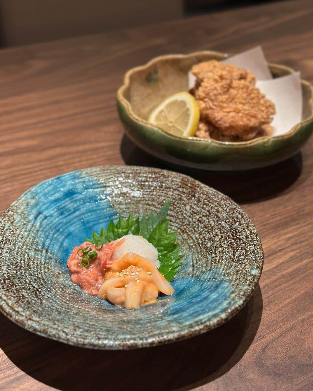 黒田麻理耶さんのインスタグラム写真 - (黒田麻理耶Instagram)「🍲🥢 . お鍋が食べたくなる季節になってきましたね〜☺️ 池袋駅直結、エソラ6階にあるもつ鍋専門店 「御茶ノ水TEN Esola池袋(@ten_esora_ikebukuro)」✨ . もつ鍋は味噌・塩・醤油の3種類あって、 どれにしようか迷ったけど、お店のスタッフさんが 「個人的には塩がオススメです‼️」と言ってくれたので 塩味にしました〜😊🍲💕 . 写真でも分かるほど、もつがたーくさん入ってる‼️😳 もつ鍋好きにはたまらないです😍最高🩷 . もつ鍋の前には… ■鰹たたきニンニクポン酢 □アボカドの蕎麦つゆ漬け ■鯛の酒盗とイカの塩辛 □とりの唐揚げ  シメのデザートは… ■メロンクリームソーダ □レモンクリームソーダ . もつ鍋の前にお酒に合うものばかり頼んだから大変大変🥴 父と獺祭まで飲んじゃったよ🍶👱🏾‍♂️👩🏽 唐揚げも美味しかったなぁ🍗 . デザートのクリームソーダが可愛すぎた😍💛💚 シメにクリームソーダっていいね👱🏾‍♂️ と父も絶賛しておりました👏 確かにお腹いっぱいでも飲める❣️アイスも食べられる🍨 美味しかった〜幸せ😋 . #お茶の水TENesola池袋  #お茶の水TEN  #PR #Esola池袋  #エソラ池袋  #池袋 #池袋ディナー  #池袋グルメ  #池袋居酒屋 #池袋もつ鍋  #mariyagourmet」11月17日 21時13分 - mariya_kuroda