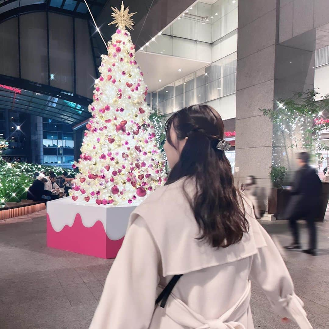 薮田こもものインスタグラム：「いろんなイルミ見に行こうね🎄♡」