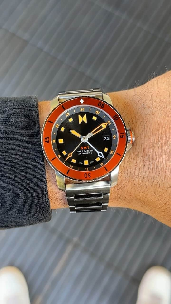 MVMTのインスタグラム：「The Cali Diver Automatic GMT is designed to thrive under the duress of the deep sea, and clean up mighty nice with you back on land. Featuring:  ✔️ Japanese TMI NH34 automatic movement  ✔️ True GMT second time zone ✔️ ISO Dive Certified (Waterproof Guarantee)  ✔️ Interchangeable Steel x Silicone Straps   #automaticwatch #automaticwatches」