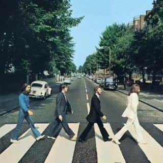 中村松江さんのインスタグラム写真 - (中村松江Instagram)「今日の一曲はthe Beatlesで『Come Together』です✨ アルバム「Abbey Road」に収録。 ビートルズが1969年にリリースした名盤からの名曲です✨ こんなにかっこいい曲は珍しいですよね🎶 (№1534) #歌舞伎 #中村松江 #thebeatles #cometogether #abbeyroad」11月18日 8時17分 - matsue_nakamuraofficial