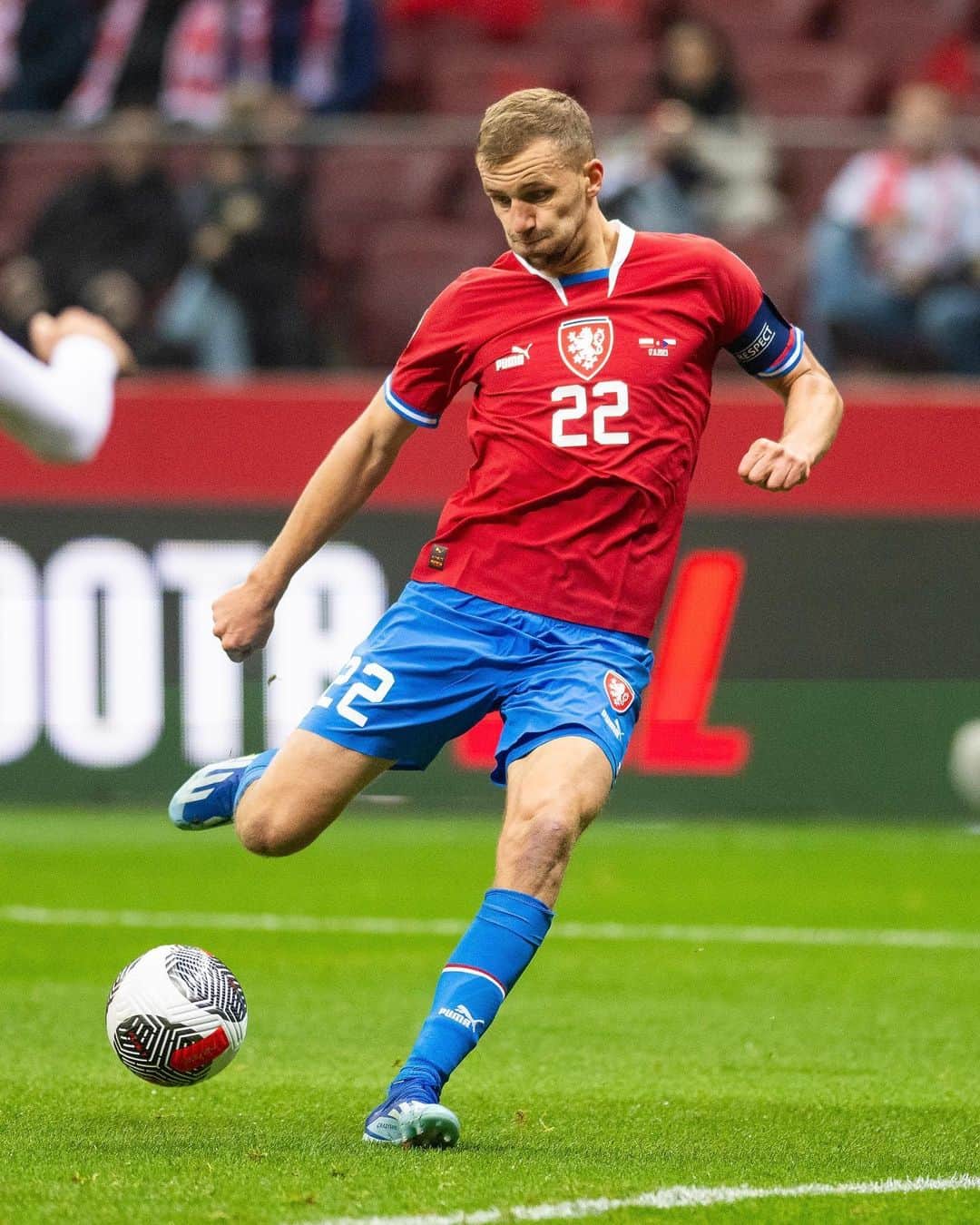 ウェストハム・ユナイテッドFCのインスタグラム：「Souček scored as our Czech mates secured an important point v Poland ⚒️」