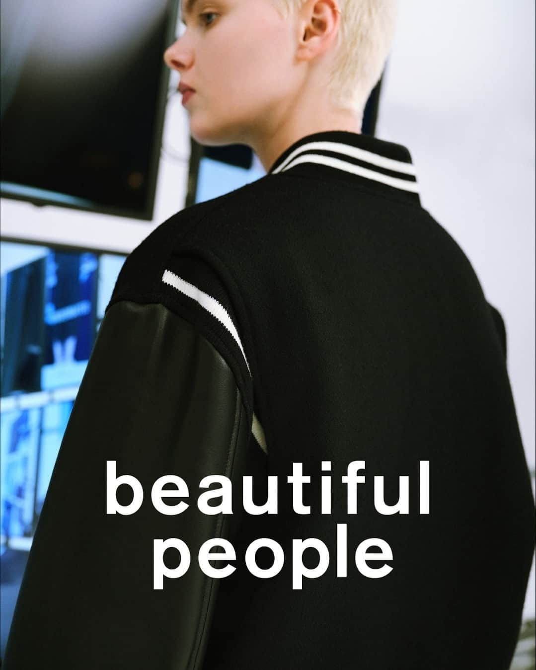 ビューティフルピープルさんのインスタグラム写真 - (ビューティフルピープルInstagram)「Pre-Spring 2024 Collection⁠ "FREE FROM STEREOTYPES"⁠ ⁠ ◻︎brokenrever award jacket⁠ color: ⁠beige/navy ⁠ size: 34/36/38/40/42⁠ ※Navyは数量限定色⁠ ⁠ ライダースの立体的なシルエットで作られたアワードジャケット⁠。肩や袖の丸み、着丈の前後差を加えたフォルムで、スクールカルチャーからくるジャケットを洗練された大人のシルエットへと昇華⁠しています。⁠ ビューティフルピープルのライダースジャケットに取り入れている後肩にライン入りのリブをあしらったアクションプリーツがポイント⁠です。⁠ 異素材使いの袖には柔らかいニュージーランド産のラムレザーを使用⁠しています。左胸のシャープなフォントを採用したサガラ刺しゅうワッペンとリブは、ボディと同じ糸を使用することで一体感のあるデザインに。⁠ ⁠ ⁠ －－－⁠ ⁠ 固定概念から自由になる。⁠ ⁠ 私たちには「英国的だね」「西海岸の雰囲気だ」 ⁠ というステレオタイプのイメージが存在する。⁠ ⁠ それは玄人にも素人にも。⁠ ⁠ ステレオタイプを逆手にとって、⁠ 自由なクリエーションを表現しよう。⁠ ⁠ 普遍的な視点を変えるとどうなるのだろうか。⁠ ⁠⁠ 正面ではない別の角度からとらえることで昇華するパターン。⁠ ディテールを異なる位置、異なる素材に置き換えることで生まれる新たなデザイン。⁠ ⁠ 固定された概念から解き放たれ、 ⁠ 新しいものさしを携えるコレクション。⁠ ⁠ ⁠ What happens when you reverse the stereotypes and express your free creation?⁠ What happens when you change the universal point of view?⁠ ⁠ Patterns sublimate by being seen from a different angle than the front. New designs are created by replacing details with different positions and materials.⁠ ⁠ A collection design based on the classic items but breaking free from the normals.⁠ A collection that is free from fixed concepts and carries a new perspective.⁠ ⁠ Free from stereotypes.⁠ ⁠ ⁠ AD/Design/Production @park_sutherland⁠ Photographer/Videographer @shmzakr⁠ Hair Makeup @kenjitoyota⁠ ⁠ －－－⁠ ⁠ Pre-orders are now available on beautiful-people.jp. ⁠ Launch early-December. ⁠ ⁠ ■Online store⁠ www.beautiful-people.jp⁠ ※ 11/18 - 12/8 までの期間中に、予約分は国内送料無料にてお届けします。⁠ ⁠ ■Global Online store⁠ www.beautiful-people-creations-tokyo.com⁠ ⁠ ■ 青山店⁠⁠⁠⁠ 東京都港区南青山3-16-6⁠⁠⁠⁠ ⁠⁠⁠⁠ ■ 新宿伊勢丹店⁠ 伊勢丹新宿店本館2階　⁠⁠⁠⁠TOKYOクローゼット/リ・スタイルTOKYO⁠⁠⁠⁠ ⁠⁠⁠⁠ ■ 渋谷PARCO店⁠ 渋谷パルコ2階⁠ ⁠ ■ ジェイアール名古屋タカシマヤ店⁠ ジェイアール名古屋タカシマヤ4階　モード＆トレンド「スタイル＆エディット」⁠⁠⁠⁠ ⁠⁠⁠⁠ ■⁠阪急うめだ店⁠ 阪急うめだ本店3階　モード⁠⁠⁠⁠ ⁠ #beautifulpeople⁠ #ビューティフルピープル⁠ #DOUBLEEND⁠ #ダブルエンド⁠ #FreefromStereotypes⁠ #everythingisbeautiful⁠ ⁠」11月18日 7時00分 - beautifulpeople_officialsite
