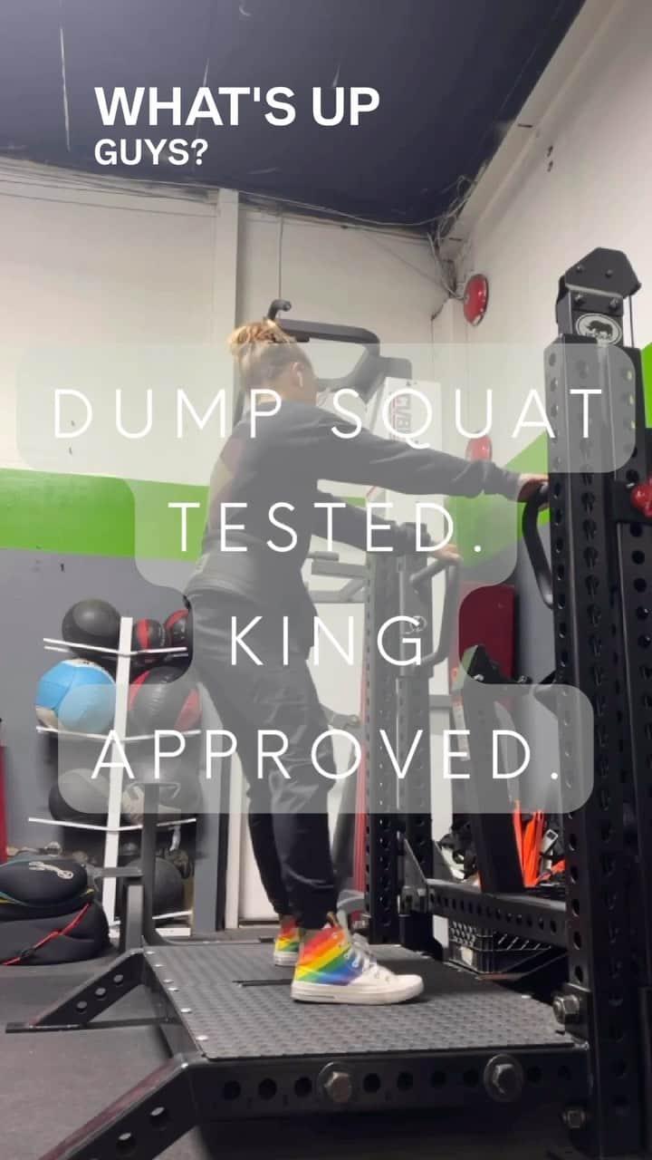 モーガン・キングのインスタグラム：「Wanted: Fast dump truck.   Thanks @garagestrength for the advice.   #dumptruck #squats #fitspo #agility #strengthandconditioning」