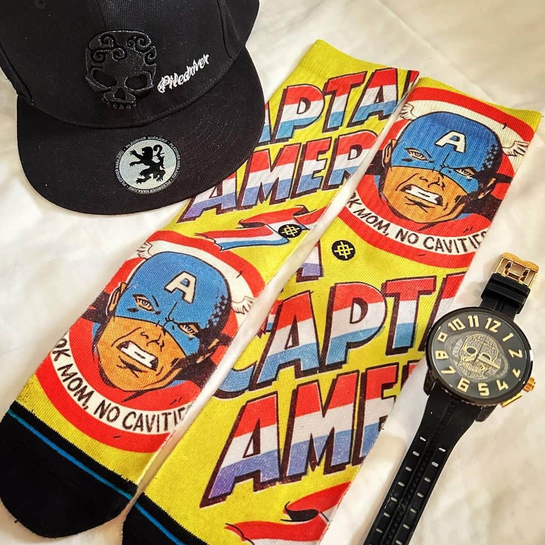 鈴木みのるのインスタグラム：「Today's STANCE  #stance_japan  どうやらこの新作キャップが本日入荷するらしい。もろもろ入力と準備が整い次第に販売開始予定。急いで東京に戻らねば。。」