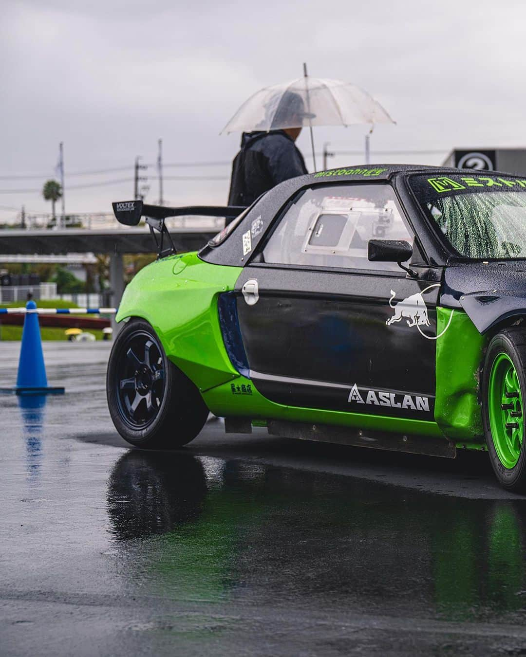 mistbahnさんのインスタグラム写真 - (mistbahnInstagram)「_ mistbahn racing Honda PP1 BEAT _ 🚗: @mistbahn 📷: @playersday_japan_official _ Shot on Oct-8 2023 🏁  The "H" Day at Suzuka International Circuit. _ JP) 2023年10月8日 鈴鹿サーキット国際レーシングコース GPスクエア。 The "H" dayにビートで参加。 _ #hday #thehday #playersday #suzukacircuit #suzukainternationalcircuit #鈴鹿サーキット #hondabeat #hondabeatpp1 #pp1beat #ホンダビート #pp1 #beatpp1 #e07a #mtrec #aslan #アスラン #aslan_inc_japan #星商店 #hoshisyouten #rays #te37 #voltexracing #rsmach #rsマッハ #becauseracecar #timeattack #timeattackjapan #hondasontrack」11月18日 7時35分 - mistbahn