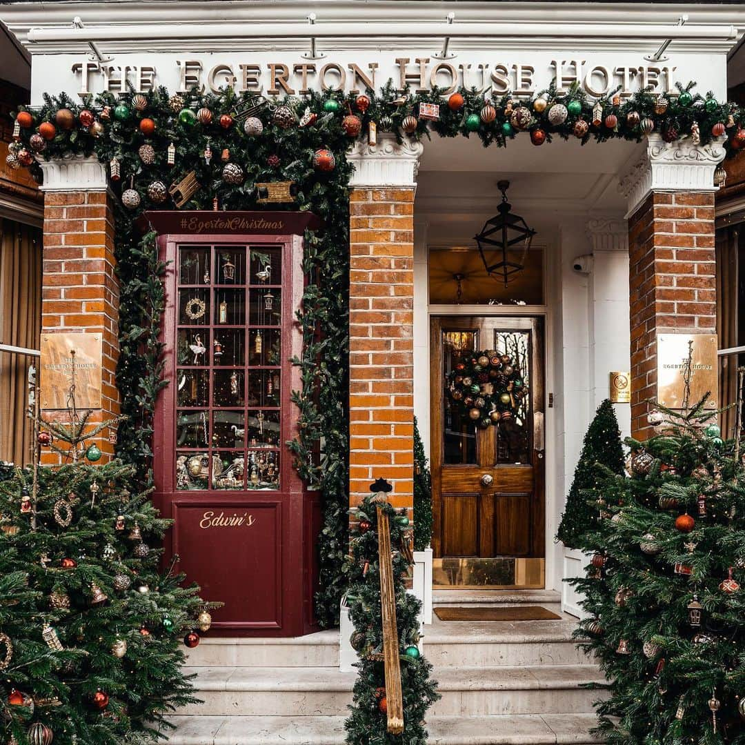 PicLab™ Sayingsさんのインスタグラム写真 - (PicLab™ SayingsInstagram)「Our November Trip of the Month. 🇬🇧🎄❤️ There is nothing like London during the holidays. What better way to experience the city’s festive spirit than aboard a vintage double-decker Routemaster? Count us in. 🙋‍♂️ Check out our link in bio to book this trip and experience it yourself.」11月18日 7時33分 - paradise