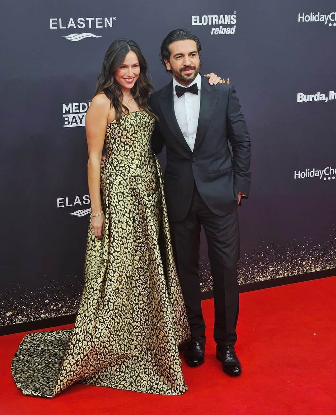 エリヤス・エンバレクのインスタグラム：「Danke für die Nominierung als bester Schauspieler für meine Rolle als Juan Romero in „Tausend Zeilen“ und die Nominierung als bester Film für den @bambi_awards- ich habe mich sehr gefreut! Gratulation an @felix.kammerer_ , den Film „Oscar’s Kleid“ und allen anderen Gewinnern des Abends, ich hatte viel Spaß und freue mich mit euch:)」