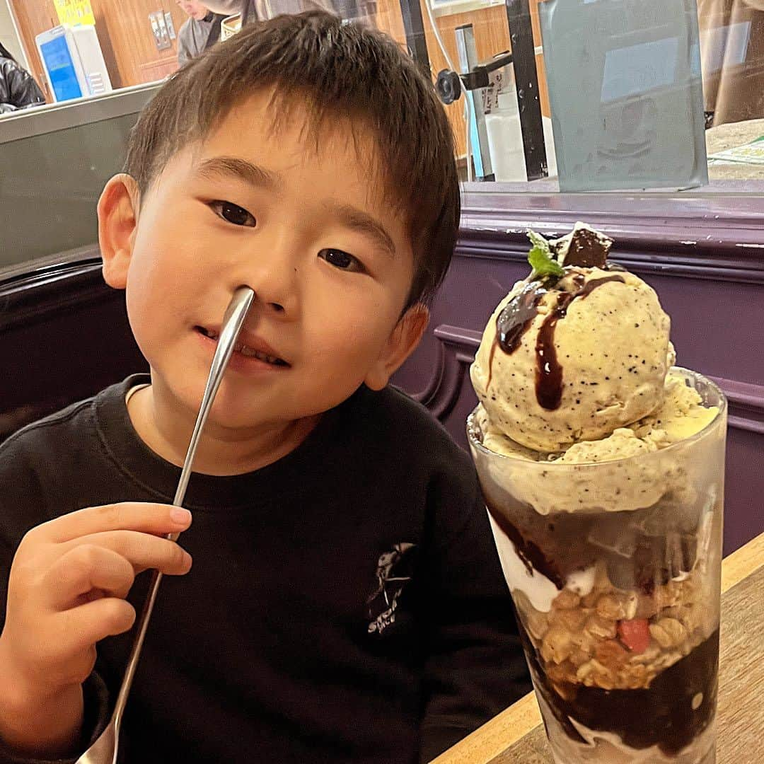 谷口大智さんのインスタグラム写真 - (谷口大智Instagram)「昼飯食べに来て、デザートから食べる系🍨😂  久々に広島を満喫した😁  #dtのオフ」11月18日 8時10分 - daichi0055