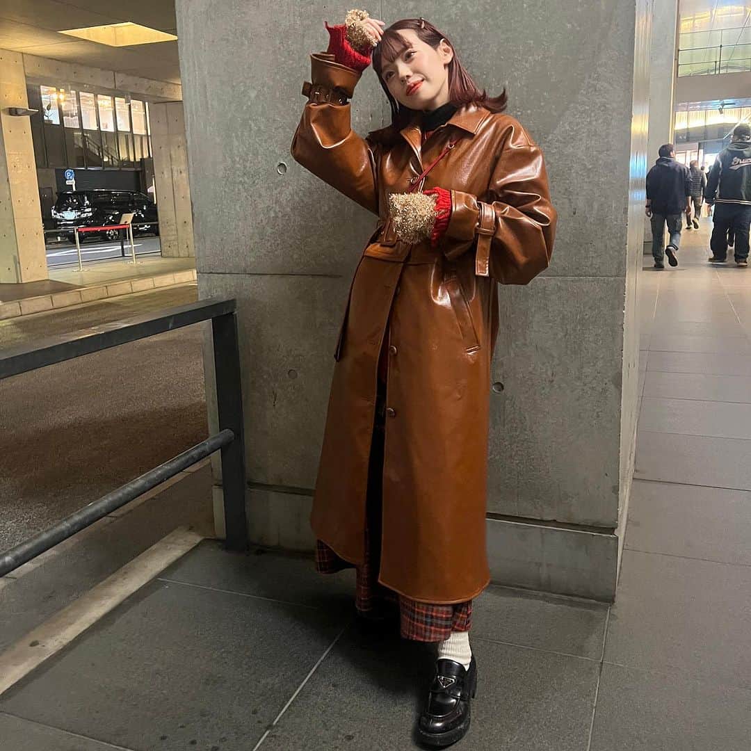 瀬戸あゆみさんのインスタグラム写真 - (瀬戸あゆみInstagram)「【現在開催中】Flying Black Friday🖤 期間：11/17(金）12:00~11/19（日)23:59※昼の12時スタートです！もうやってます！  期間限定の30%OFFクーポンが使えます！WEBストアのアイテムが全商品対象のお得な機会です。 ぜひ一度、覗きに来てください🫣  クーポンコード【FBF117】  ※クーポンが反映しなかった/入れ忘れたなどの理由で後からクーポンを適用することはできません。 ※すでにご購入いただいているご注文への適用はできません。  銀座の裏道で写真を撮って満足してしまうところ、とてもわたしたちっぽい。笑 with @akane_madder2   #dearsisterhood #ayumi_outfit」11月17日 23時14分 - setoayumi