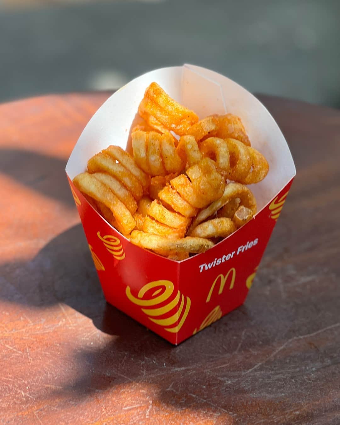 McDonald's Philippinesのインスタグラム：「Gentle reminder: may Twister Fries pa po 🤩 Order na via McDelivery!    *Only available in McDo Luzon branches   📸 : @allaboutreco」
