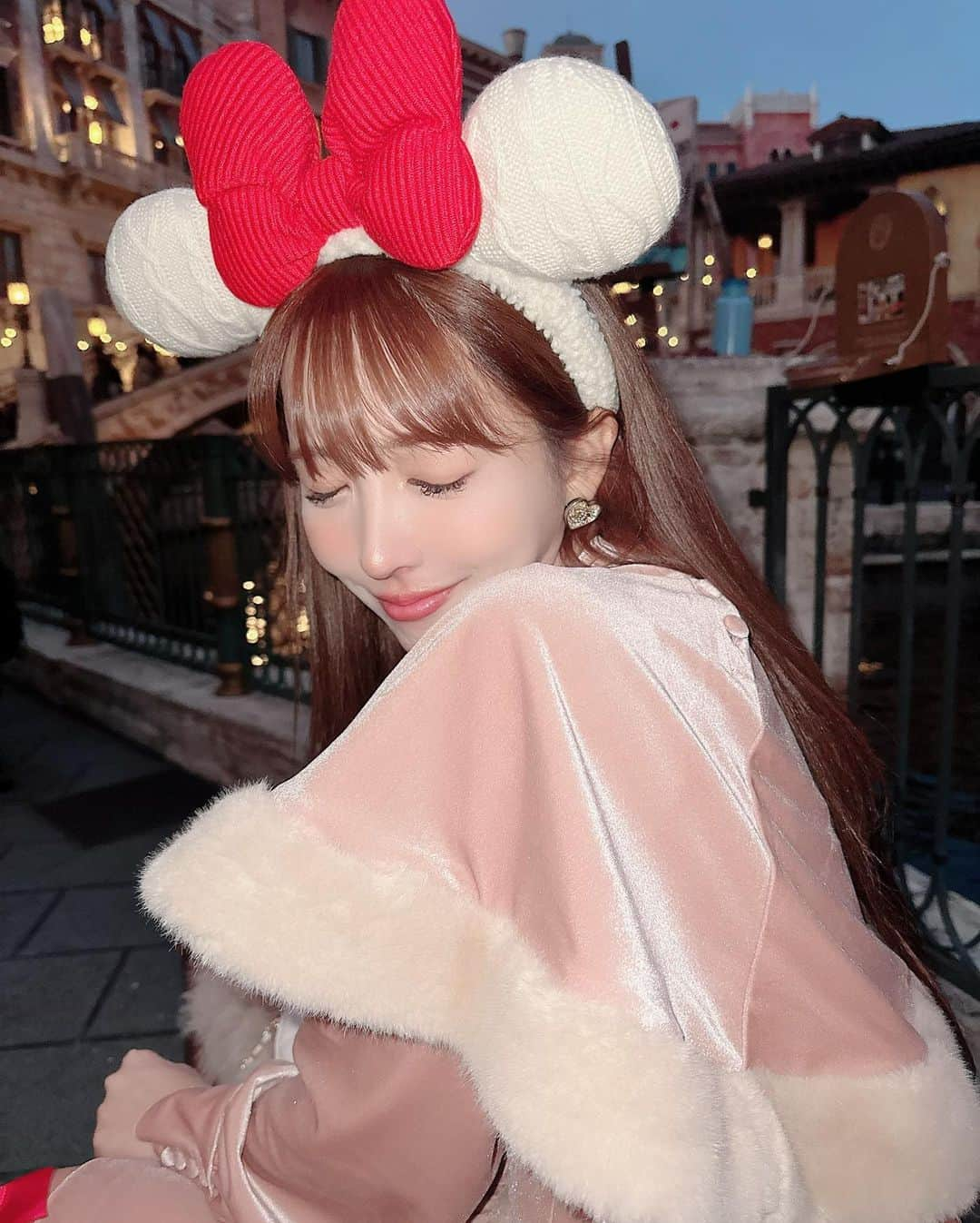 三上悠亜さんのインスタグラム写真 - (三上悠亜Instagram)「🕯️🤍  #disneysea  #christmas」11月17日 23時21分 - yua_mikami