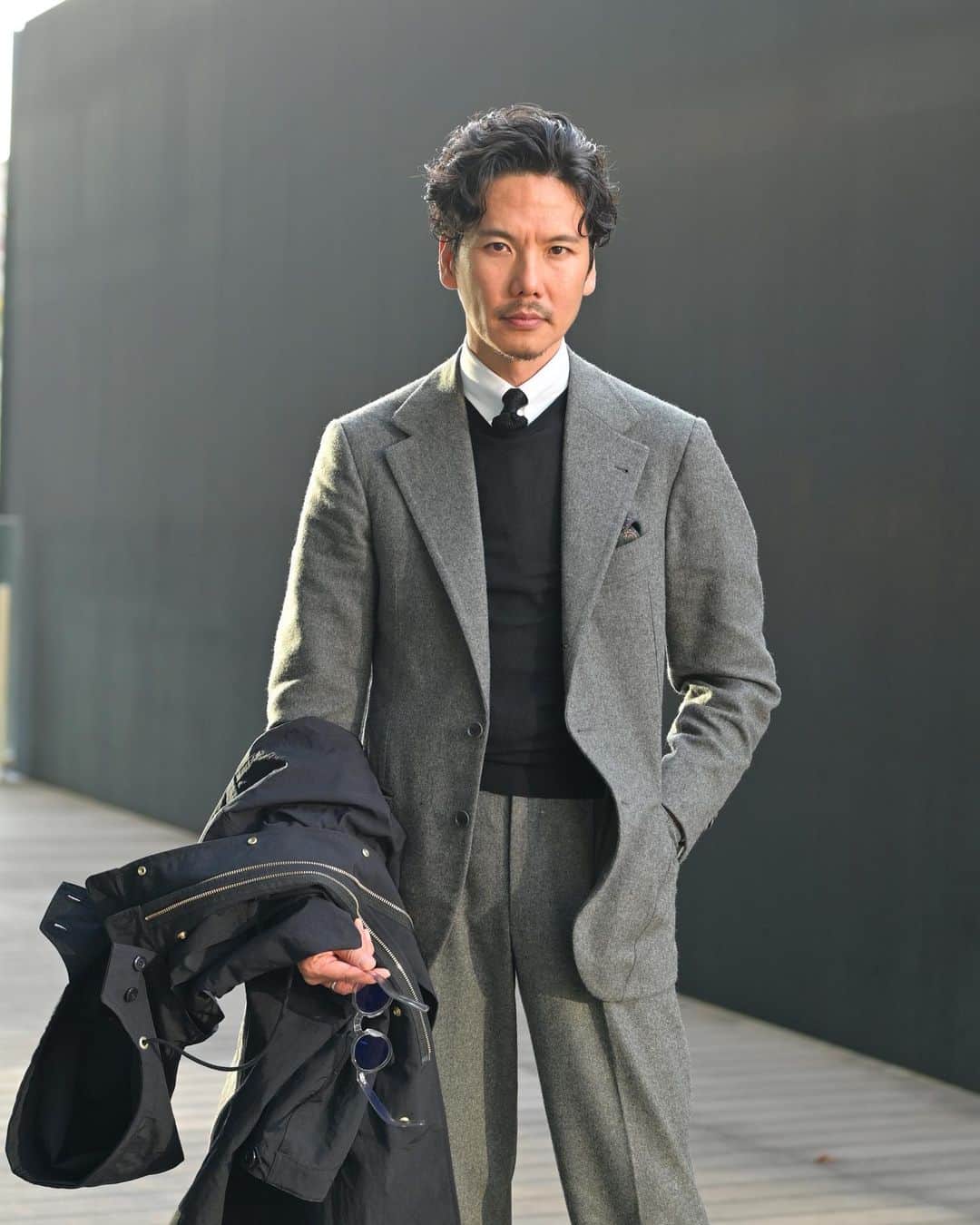 Shuhei Nishiguchiさんのインスタグラム写真 - (Shuhei NishiguchiInstagram)「"Keep it Classic,Simple and Fresh"⬅︎⬅︎⬅︎swipe left  フランネルスーツを解禁した。 グレーをストイックに装いながら、さりげなく抜けた感じでに着流してみる。 いつもクラシックでいて、シンプルでいて、新鮮な装いをしていたい。  Tap for Brands ・ ITEM Coat： @tangent.clothing_official  Suit： @sartoria_lascala  Shirt： @mariomuscariello_brand  Tie： @fioriomilano  Knit： @drumohr  Shoes： @churchs 80's Eyewear： french 40's  ・ #beamsf #suitstyle #classicmenswear #gentlemen #follow #pr #influence #bestoftheday #vintagewear #spezzatura #outfitmen」11月17日 23時25分 - shuhei_nishiguchi