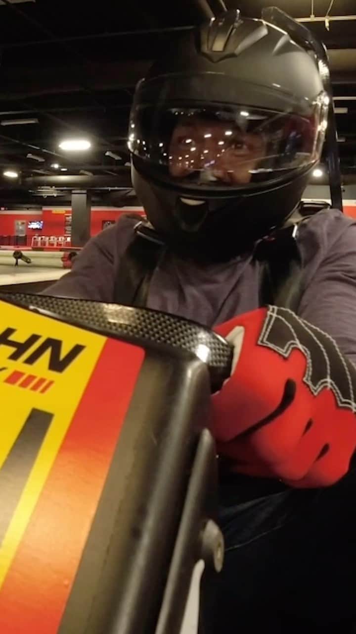 Good Morning Americaのインスタグラム：「“That was better than winning the Super Bowl!”  @michaelstrahan faces off against American @williamsracing driver @logansargeant in a go-kart race ahead of the #LasVegasGP. 🏎️🏁  #grandprix #f1 #racing #lasvegas」