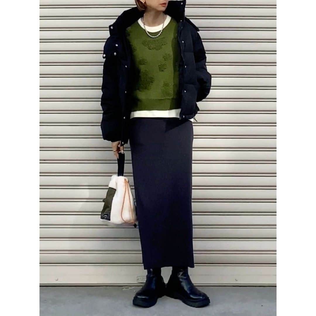 rainbowkwok2さんのインスタグラム写真 - (rainbowkwok2Instagram)「. green💚 gray 🩶 black🖤  knit @junoah_official bag @notch._official coat @wego_official  . . . #code #outfit #ootd . . . 詳しくは#wear で見てね♥︎ wear account → sizu0618 . . . #pr#コーディネート#Locari#着回し#着回しコーデ #着回しアイテム#トレンドコーデ#大人カジュアル#カジュアルコーデ#コーデ#zozotown#2023fw#junoah#秋冬コーデ#秋コーデ#大人wego#wegogf1 @wego_webstore」11月17日 23時36分 - sizu_oksam