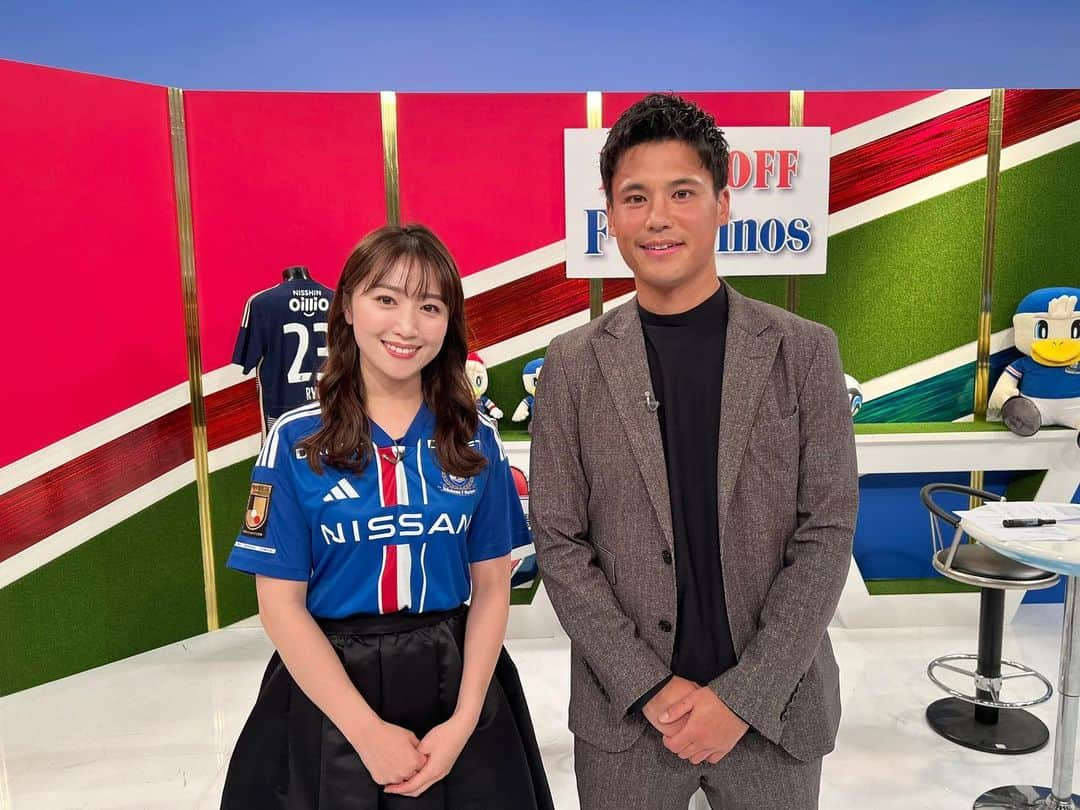 小山愛理さんのインスタグラム写真 - (小山愛理Instagram)「⁡ 今週はtvkスペシャルウィーク！！ ということでキクマリには一年ぶりの登場、宮市亮選手がゲストとして華を添えてくださいました✨ ⁡ セレッソ大阪戦の振り返りや、イタリアのイケおじ宮市選手、ピカソ宮市選手でお送りしました😂💙👨🏼‍🎨 ⁡ やはりゲストに来ていただくとスタジオもさらに盛り上がります🎵 シーズン中にもかかわらず、本当にありがとうございました😆 公式戦残り４試合⚽️も活躍を楽しみにしています！！ ⁡ ⁡ #キクマリ#fmarinos」11月17日 23時44分 - koyama_airi