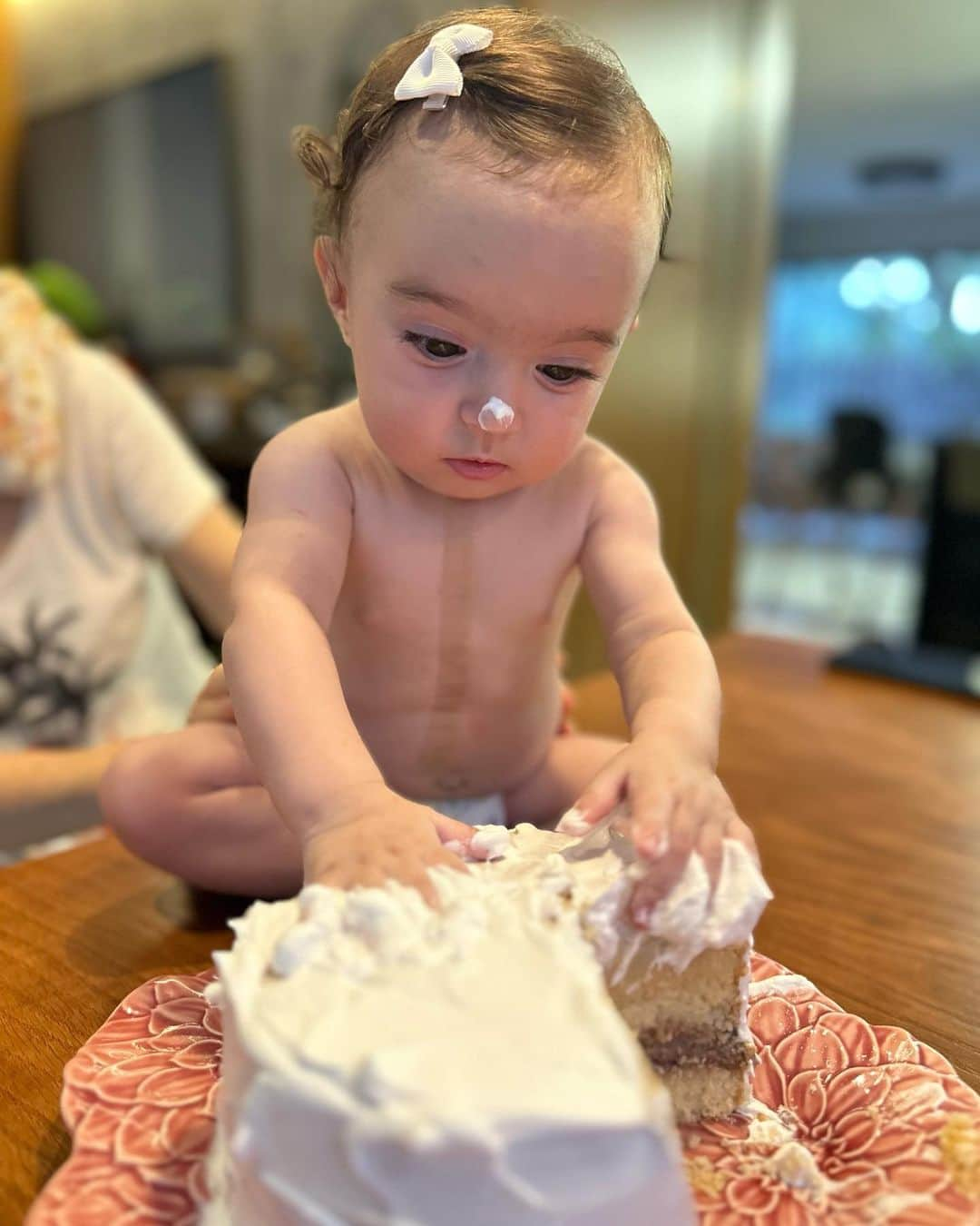 Thaila Ayalaさんのインスタグラム写真 - (Thaila AyalaInstagram)「Viva 7 meses de Tete!!!  Obs: - Chico ama assoprar velinhas, ansiosa para 2 anos q já já tá aí  - ela não para mais p foto mensal  - amou o bolo da mamãe  - minha família é linda - eu tenho a neném mais sorridente do mundo」11月17日 23時42分 - thailaayala