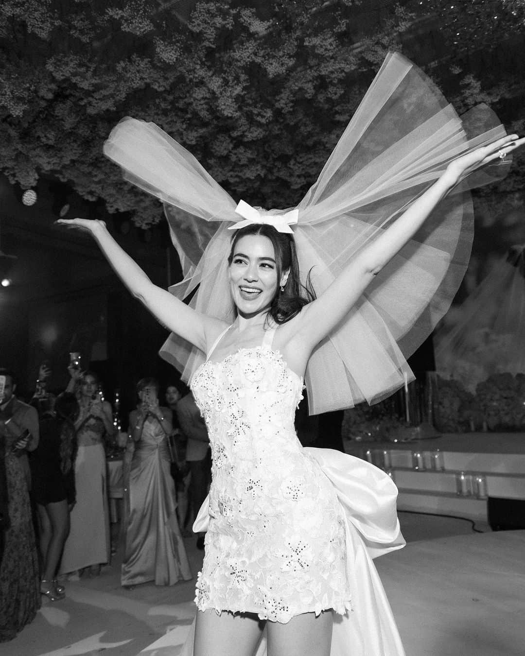 キンバリー・アン・ウォーテマス・ティアムシリのインスタグラム：「The after party! Thank you so much Amy and @nicolefeliciacouture team for creating my dream bridal after party dress! I wanted something cute fun but still classic and timeless and it was beyond perfect! I‘m absolutely grateful🥹🤍🙏🏼 #MarKimTheWedding」