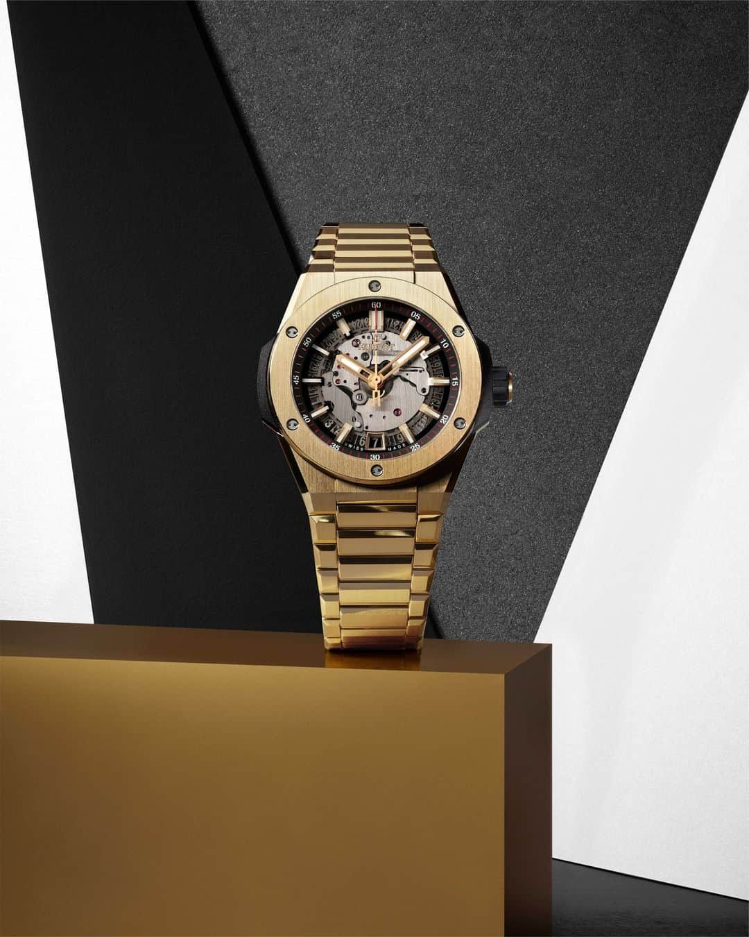 ウブロのインスタグラム：「Thin, refined and perfectly adjusted: the #BigBangIntegrated Time Only Yellow Gold redefines elegance and sophistication. #Hublot」