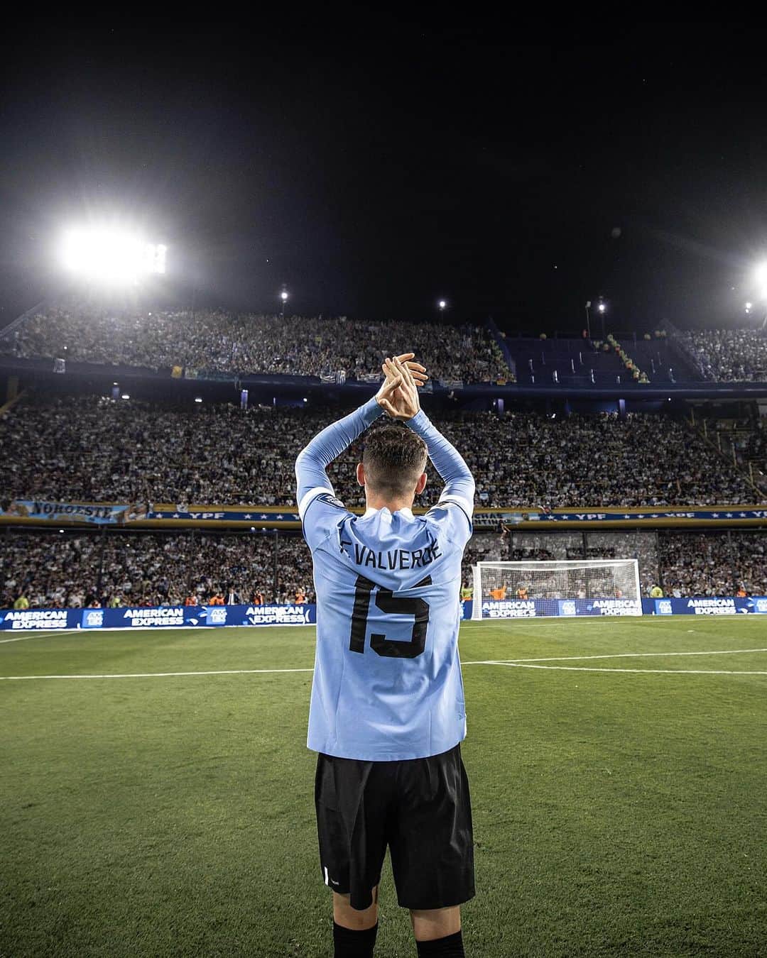 フェデリコ・バルベルデのインスタグラム：「Que orgullo siento por este equipo y el trabajo que estamos haciendo todos juntos VAMOS URUGUAY NOMA 💙💙  #ElEquipoQueNosUne」