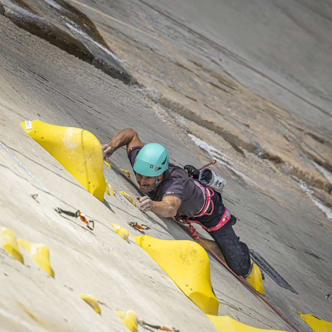 イェルネイ・クルーダーさんのインスタグラム写真 - (イェルネイ・クルーダーInstagram)「It's so great to look back at @redbulladventure dual ascent. From my point of view, this is one of the most various and exciting competitions I've ever attended. You need to be coordinated for some bouldering moves on the wall, you need a good dose of endurance, a little bit of speed, and most importantly, you need to be in a good mental state. A good mental state means that you need to trust your partner, not to be afraid of heights, and to be able to do rope management safely when you're tired. These are the reasons I believe helped us to win this event. For sure, we were not the fastest, but I believe we can improve even that 🫡😁. 📸: @gregavalancic @vladek_zumr  ________________ @ocun.climbing @scarpaspa」11月17日 23時56分 - kruderjernej