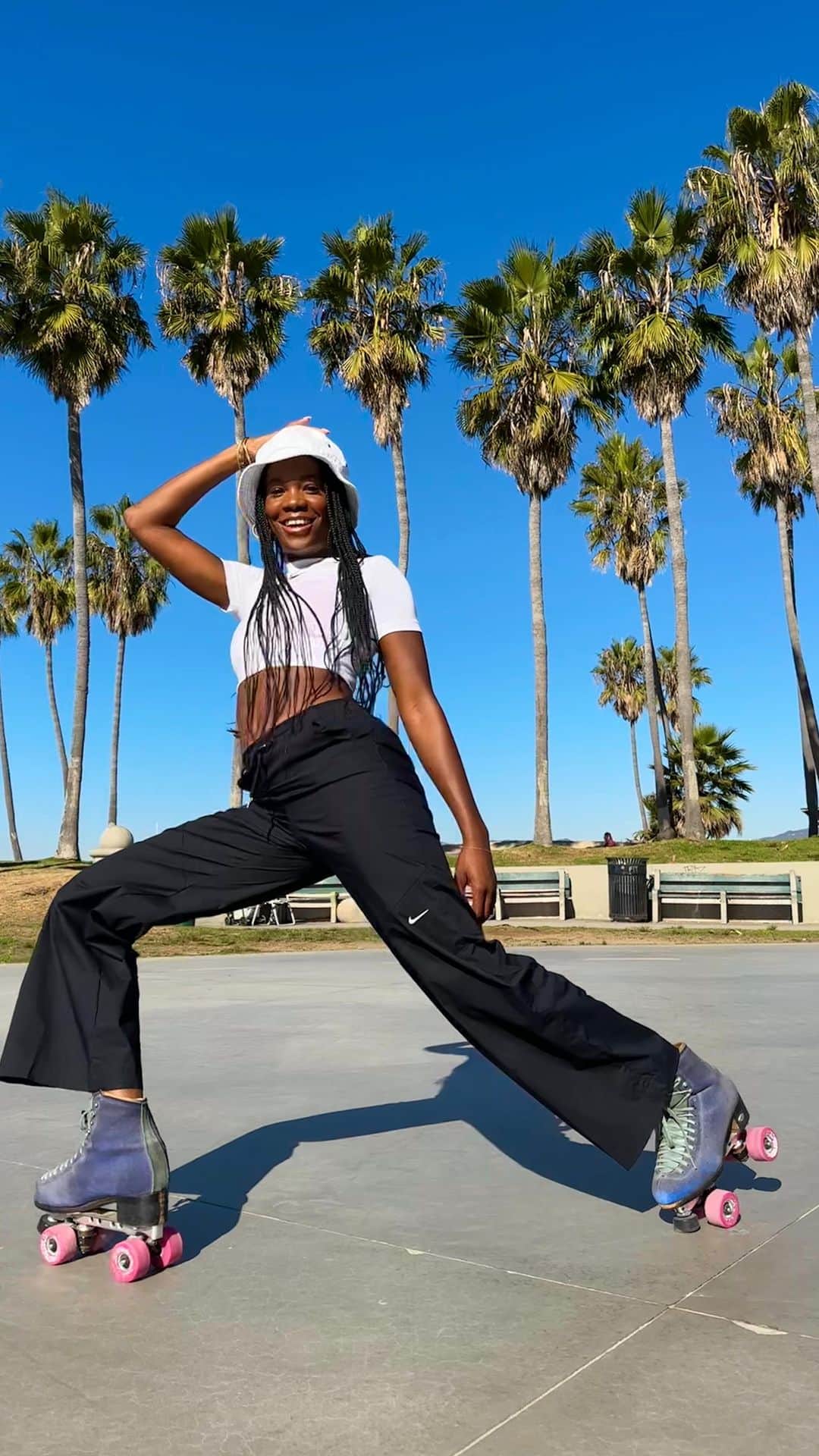 ASOSのインスタグラム：「Smooth moves ✔ Feet gliding ✔ Nike styling ✔ @kamrylorin [she/her] is ticking all the boxes 🛼   🔎 Search ‘Nike Dance’ on ASOS」