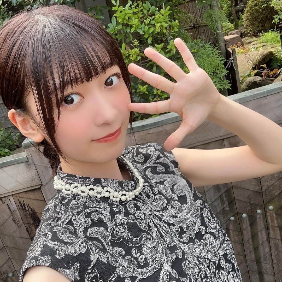 鈴原希実さんのインスタグラム写真 - (鈴原希実Instagram)「「鈴原希実 2024カレンダー」  本日11月18日発売しました！💐 初のカレンダー発売っ✨ 嬉しい気持ちでいっぱいです😭🤍  色んな鈴原があなたを待っています😌💭 良ければあなたの側に置いてあげてください( ´˘` )  このタグで感想待ってるよ〜🏷 よろしくお願いします！  https://linktr.ee/suzuhara_calendar  #鈴原希実2024カレンダー  #カレンダー」11月18日 0時03分 - suzuharanozomi_official