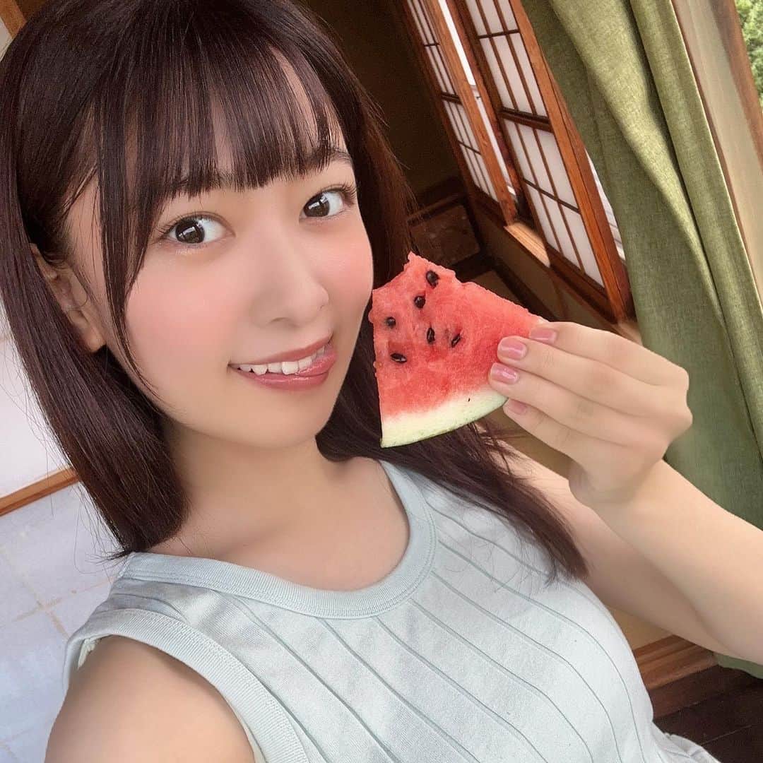 鈴原希実さんのインスタグラム写真 - (鈴原希実Instagram)「「鈴原希実 2024カレンダー」  本日11月18日発売しました！💐 初のカレンダー発売っ✨ 嬉しい気持ちでいっぱいです😭🤍  色んな鈴原があなたを待っています😌💭 良ければあなたの側に置いてあげてください( ´˘` )  このタグで感想待ってるよ〜🏷 よろしくお願いします！  https://linktr.ee/suzuhara_calendar  #鈴原希実2024カレンダー  #カレンダー」11月18日 0時03分 - suzuharanozomi_official