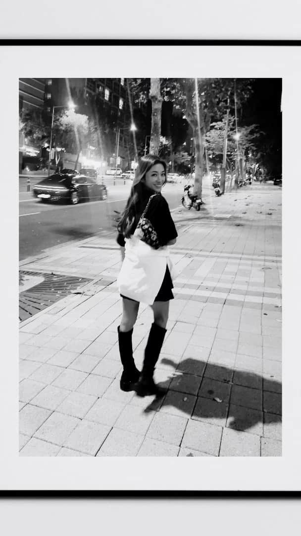 松藤あつこのインスタグラム：「めっちゃ美味しかった〜‼️ 江南のサムギョプサル✨Dwaejitong‼️😍  Googleマップで探して行ったんですが，マジで地元民満載の✨  でもね、男の子が英語喋れてスムーズに✨ めっちゃサーブしてくれた🥹惚れ🫰  で，この先書いた文章、インスタ固まりすぎて全部消えたので…もう書かない！！！！🙏  とにかくお店の名前保存❣️  初めてボイスオーバーやってみたのだけど…難しいなぁ〜  #かんなむ #江南区 #dwaejitong  #サムギョプサル #穴グルメ #韓国料理大好き」