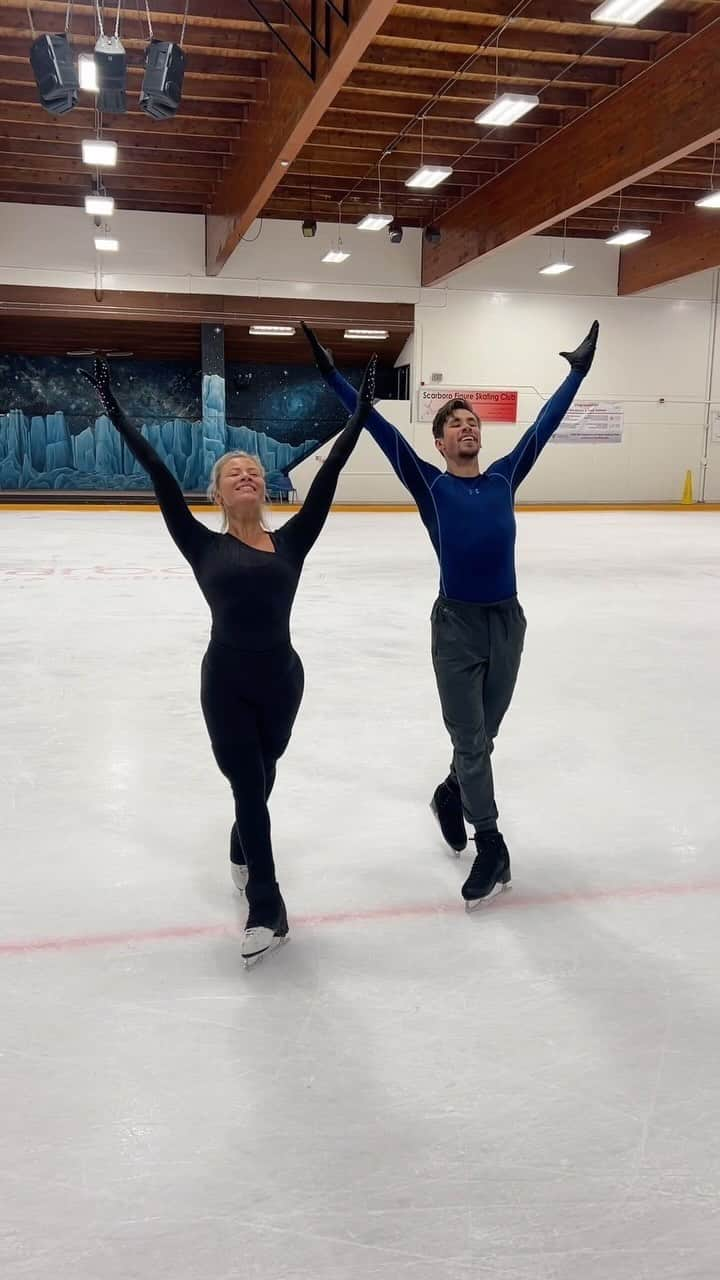 Skate Canadaのインスタグラム：「Dancing into the weekend with @mollylanaghanx & @dmitre_r 🍀🕺🏻 _________________  La danse du vendredi signée @mollylanaghanx & @dmitre_r 🍀🕺🏻   🎥 @mollylanaghanx」