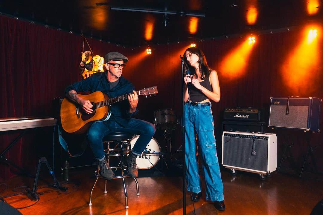 ジャッキー・エヴァンコさんのインスタグラム写真 - (ジャッキー・エヴァンコInstagram)「Had so much fun recording “Consequences” live with @greg_camp_music at @theboweryvault during my recent visit to Nashville! Check out the full live performance video at the link in my bio.」11月18日 0時13分 - officialjackieevancho