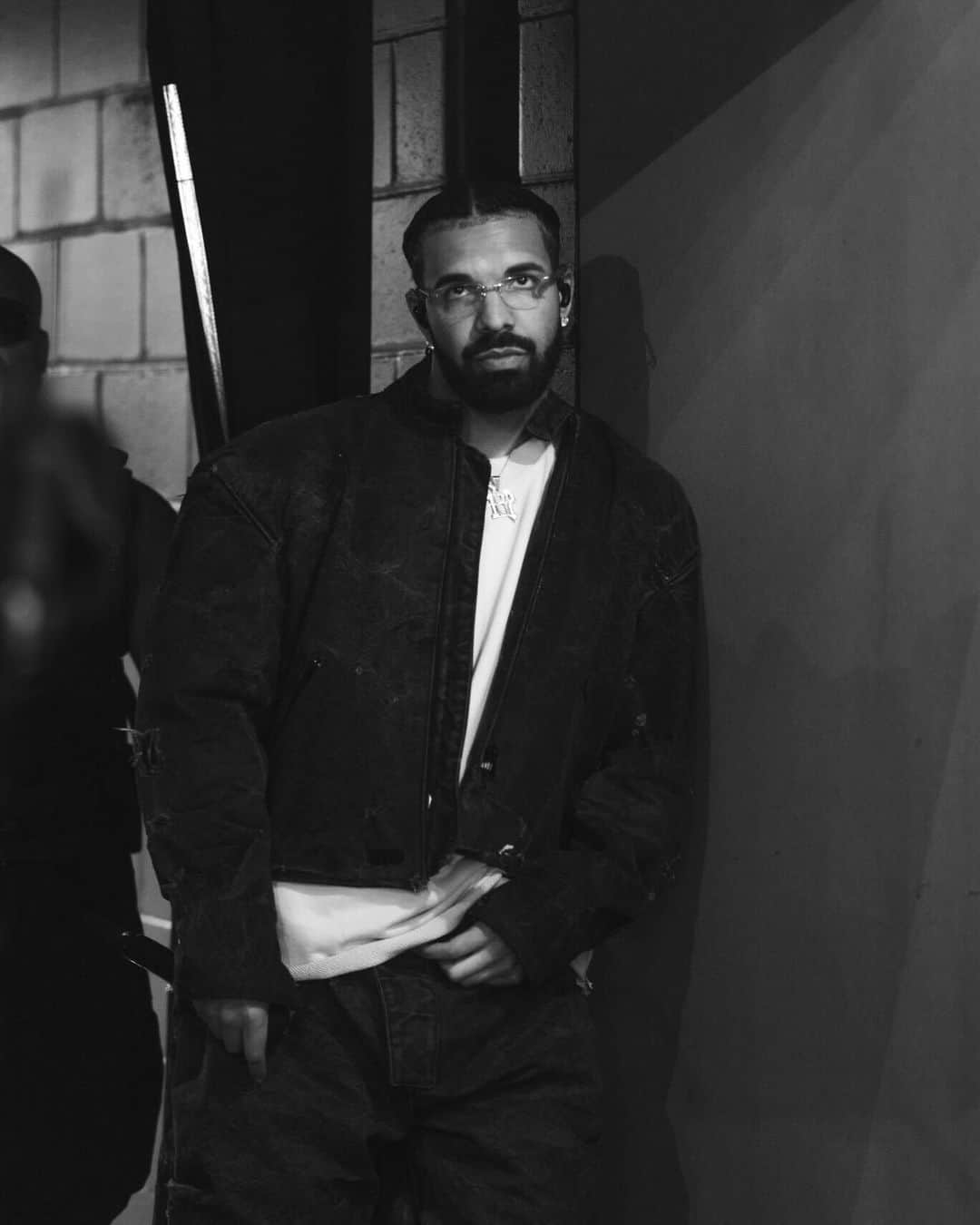 のインスタグラム：「Drake recorded 6 new tracks this week and they're already in your hands 🙏 We’ll have @champagnepapi's ‘For All The Dogs Scary Hours Edition’ on repeat all day 🔁」