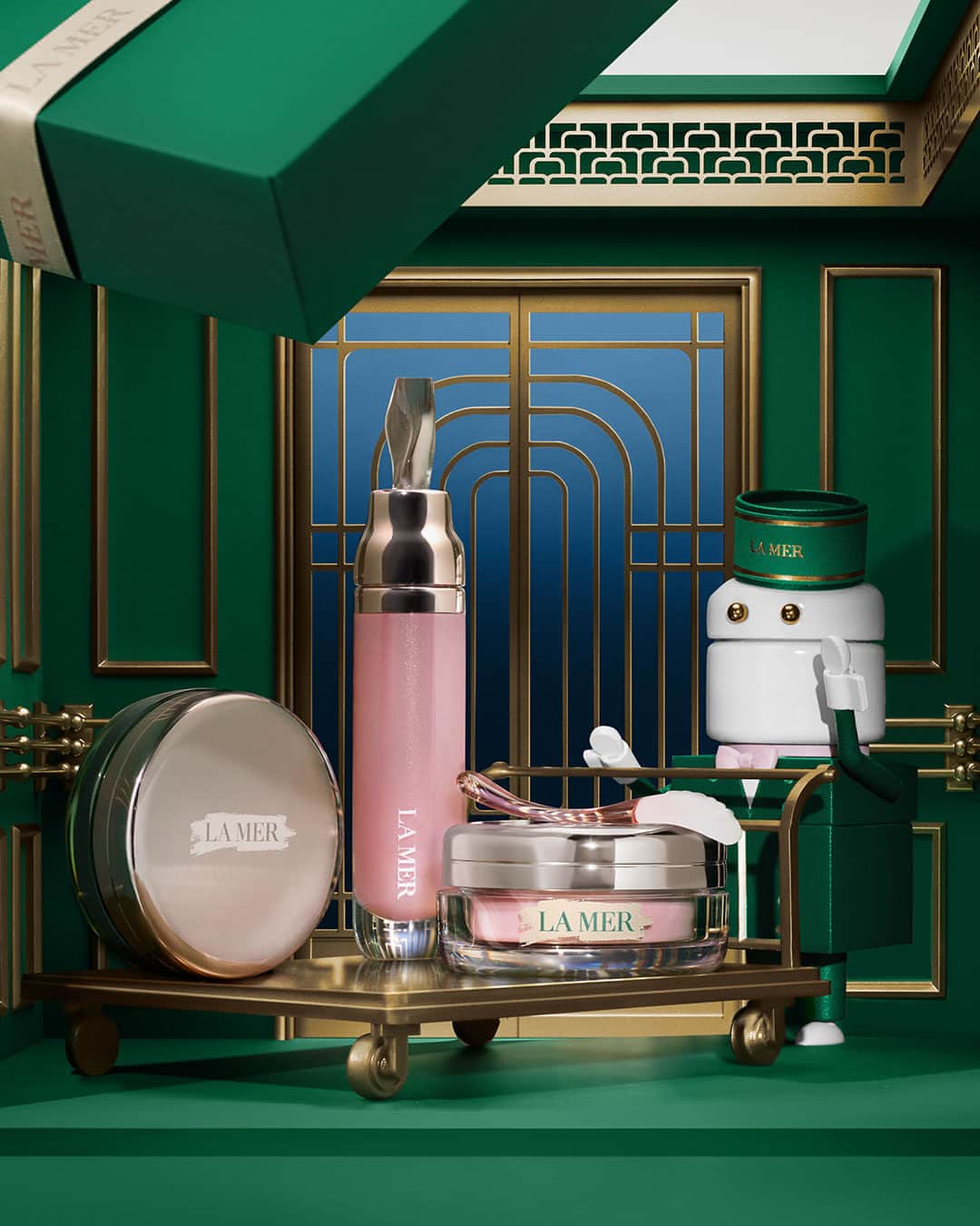 ドゥラメールのインスタグラム：「A kiss of bliss. Meet them under the mistletoe with The Lip Volumizer, a serum strength treatment that softens, smoothes and plumps lips with hydration for a fuller look and an irresistible sheen.   #LaMer #LaMerSkincare #LoveLaMer #LaMerLipVolumizer #LaMerLipPolish #LaMerLipBalm」