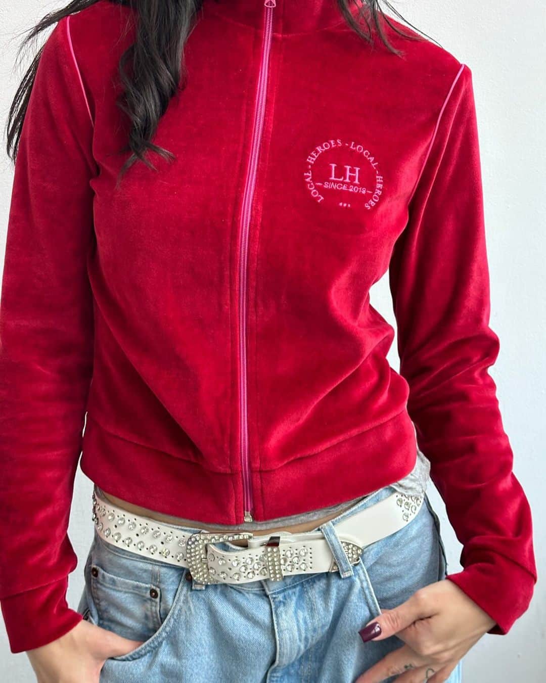 LOCAL HEROESのインスタグラム：「Juicyyyyyy 🥢🥡 / Burgundy Velour Zip Up Jacket」