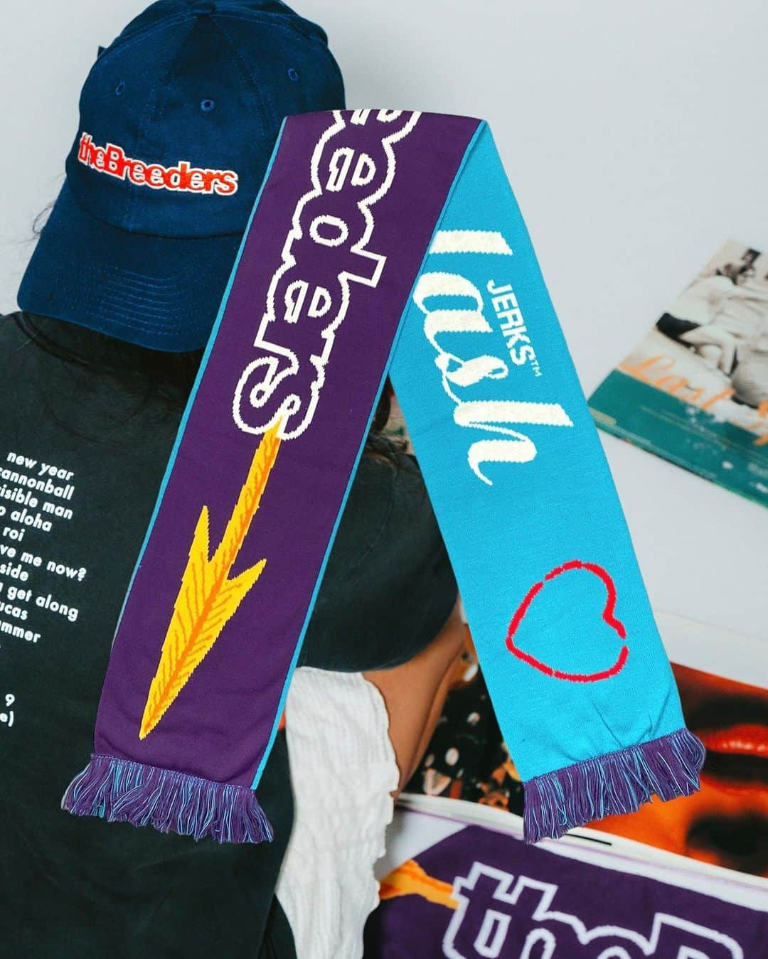 beams_harajuku_officialさんのインスタグラム写真 - (beams_harajuku_officialInstagram)「You know what you need this winter? A Jerks™ / The Breeders Last Splash scarf🧣   Double sided multi coloured football style scarf featuring album artwork elements and tassel detail. The first an only Breeders scarf to exist ✨  Available online tomorrow (Saturday): 6pm London • 1pm NYC • 10am LA • 3am Tokyo (19th)  Also available at @beams_harajuku   1F/2F, 3-24-7 Jingumae, Shibuya-ku, Tokyo  11:00 - 20:00」11月18日 0時32分 - beams_harajuku