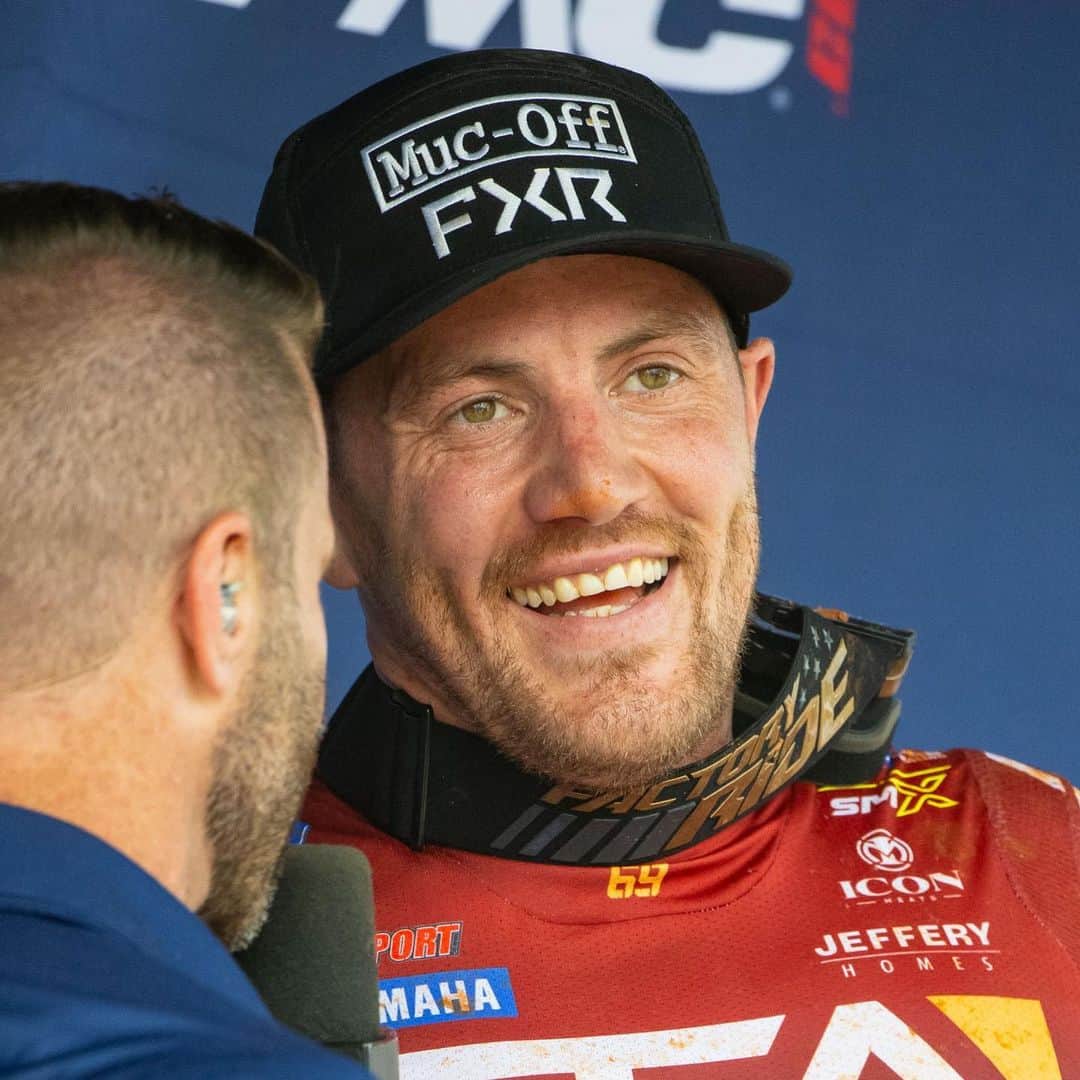 Racer X Onlineさんのインスタグラム写真 - (Racer X OnlineInstagram)「"If you are a true vet rider 40+ and up, and you're asking me how to hit a rutted jump, PLEASE DON'T JUMP IT!" plus complaints about the WSX double row start and other grumbling about life. Enjoy a fun Philled Friday every week with @Phil_Nicoletti on our website 🗣️ RacerXonline.com #UnPhiltered」11月18日 0時38分 - racerxonline